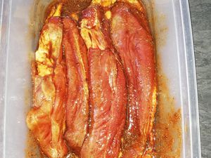 Brochettes de magret de canard marinées au barbecue/ plancha