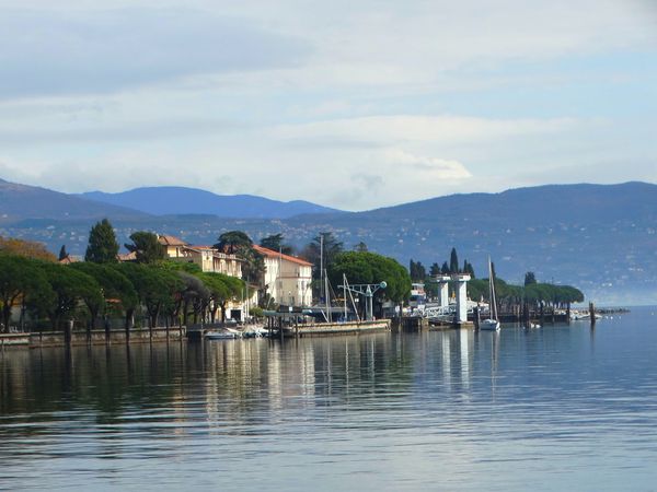 Le lac entre Gardone Riviera et Toscolano Maderno
