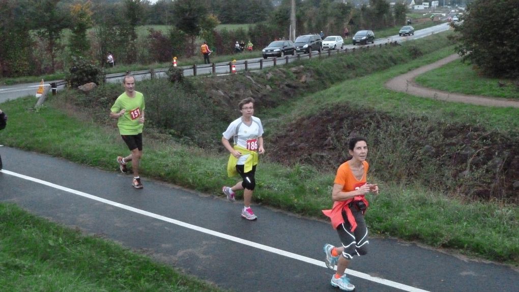 Participation de COURIR A VEZIN aux 10 km de LE RHEU TOUR