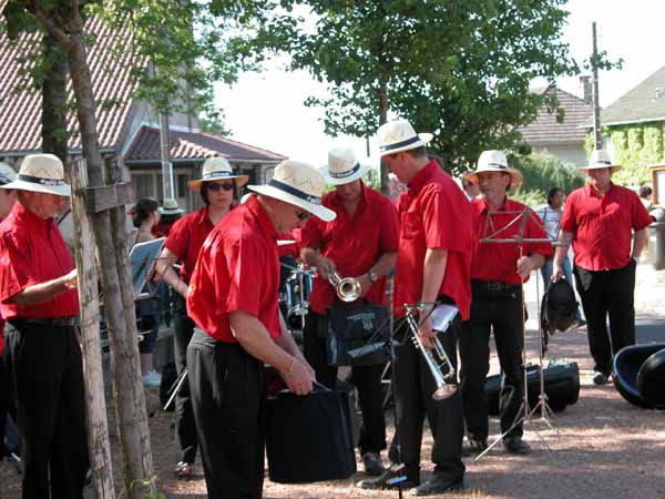 <P><STRONG><FONT color=#0080c0>&nbsp;&nbsp;&nbsp;&nbsp; Concours à Aurillac, 29 mai 2005&nbsp;&nbsp; -&nbsp;&nbsp; </FONT></STRONG><STRONG><FONT color=#0080c0>Photos : Jeanne Belot</FONT></STRONG></P>