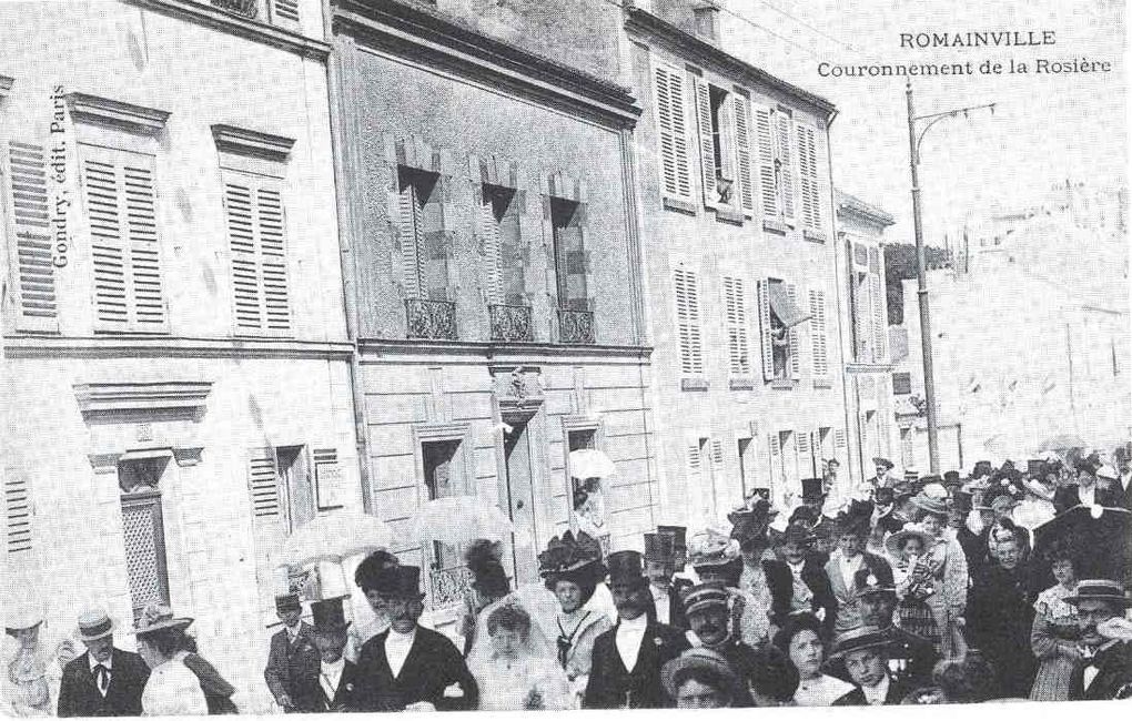 Collection de cartes postales anciennes de lieux, de personnes ou d'évènements romainvillois souvent oubliés.