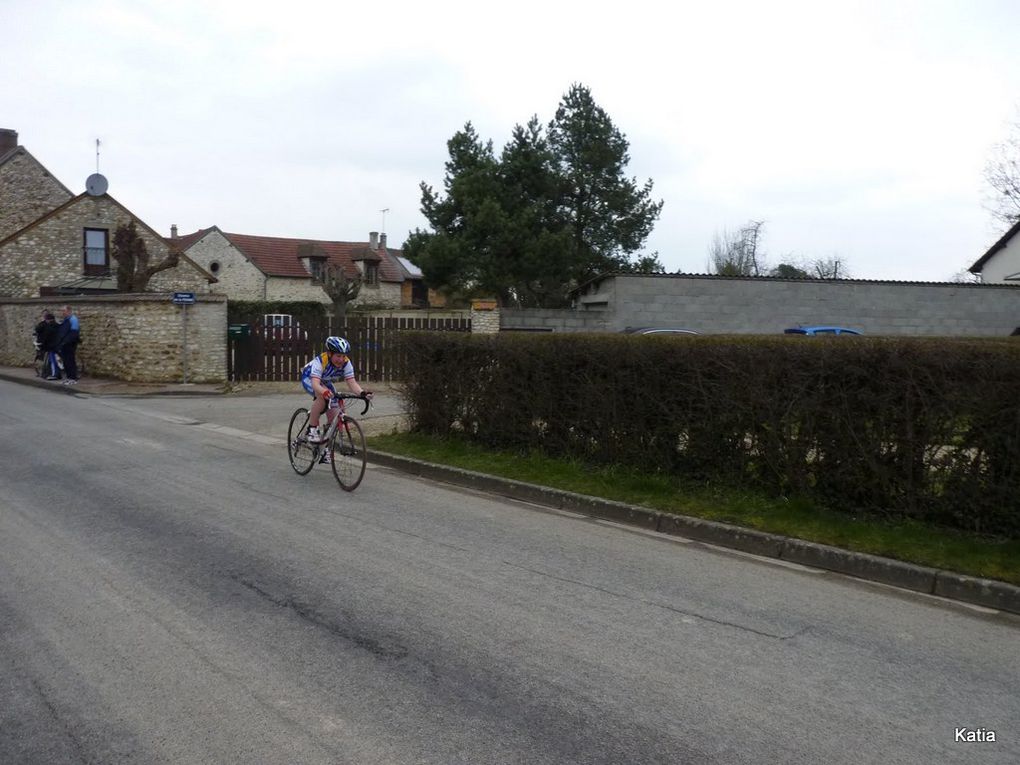 L'école de cyclisme du stade vernolien à Douains