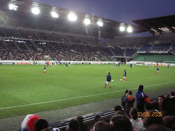 <p>France - Angleterre F&eacute;minines. Match du 30 septembre 2006 &agrave; Rennes avec en supportrices l'&eacute;quipe f&eacute;minine de Corps-Nuds. R&eacute;sultat final 1 &agrave; 0 pour les anglaises. je crois que le r&eacute;sultat de ce match est de 1 &agrave; 1</p>