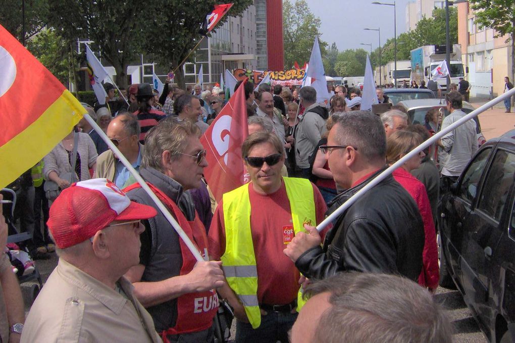 Rassemblement et manifestation du 1er mai 2011 à La Madeleine (Evreux)
Photos PR