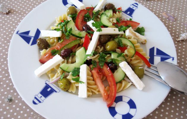 Salade de fusili à la grecque