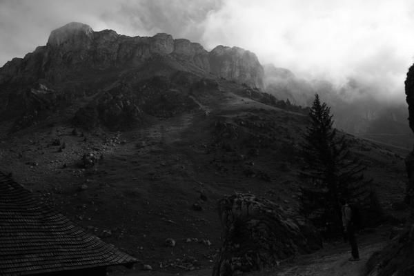 Nuages, éclairs, couchers et levers de soleil: Australie, Suisse, Kurdistan, Palestine. Photos: battuta, tous droits réservés. 