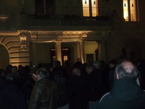 Une contre manifestation festive bien sympatique.