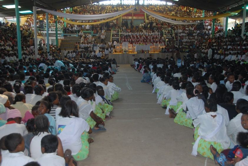 Messe d'ouverture des VIè Assises Nationales des Médecins Catholiques de Madagascar, en présence du Président Andry Rajoelina. 1ère partie. Photos: Harilala Randrianarison