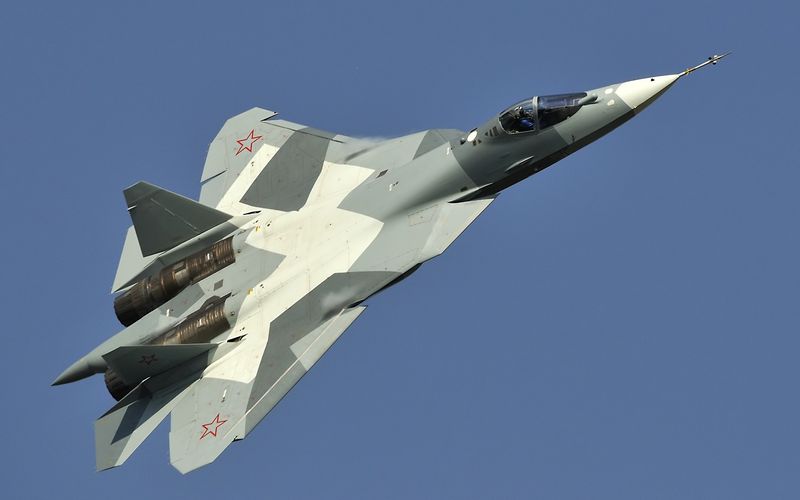 Le 5ème prototype du PAK-FA T-50 prend son envol