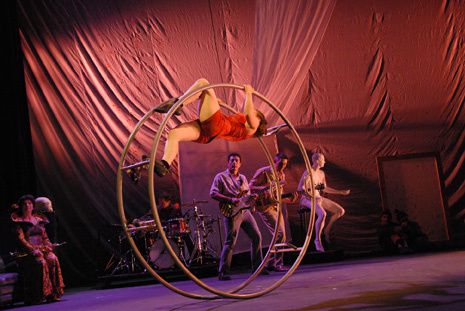 La compagnie le Cirque Plume a présenté son nouveau spectacle L'atelier du peintre au Cirque-Théâtre d'Elbeuf