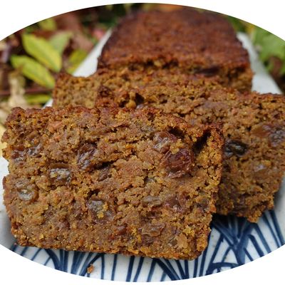 Cake à la carotte, raisins secs & orange