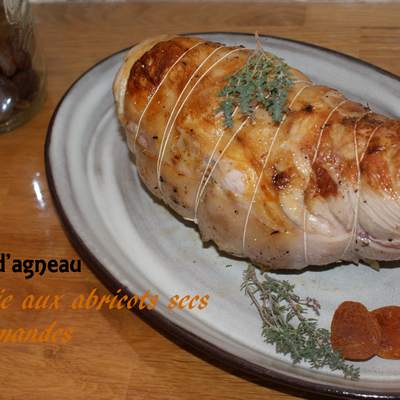 Épaule d'agneau farcie aux abricots secs et amandes