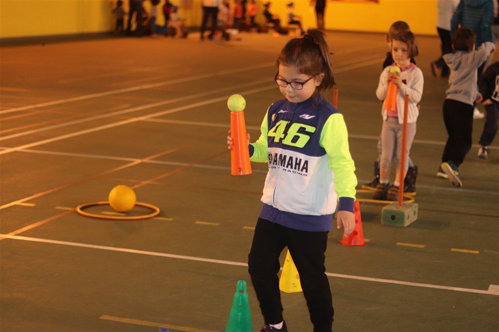 Rencontre sportive en maternelle