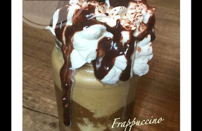 Frappuccino café caramel crème fouettée chocolat