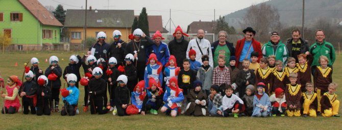 Article DNA : Clochards contre pirates - Maisonsgoutte Carnaval à l’école de football