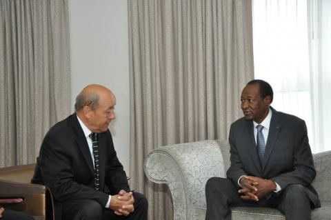 Le Président du Faso, Blaise COMPAORE, a reçu en audience, le ministre français de la Défense, Jean Yves Le DRIAN.