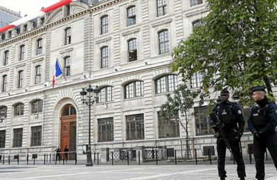 Harkis : le Collectif de la Grande Marche à la Préfecture de Police de Paris