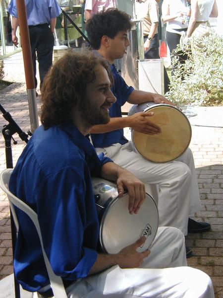 Concert pour la fête de la musique 2005, à Lexmark avec la chorale. Il y avait aussi un groupe brésilien venu de Tours