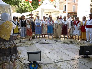 Le groupe de l'OMCAL &quot;la Joie de vivre&quot; a fait honneur à  notre belle  Provence