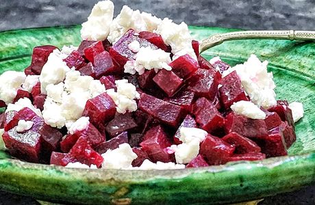 Salade de betterave à la feta de chèvre et l'huile d'argan