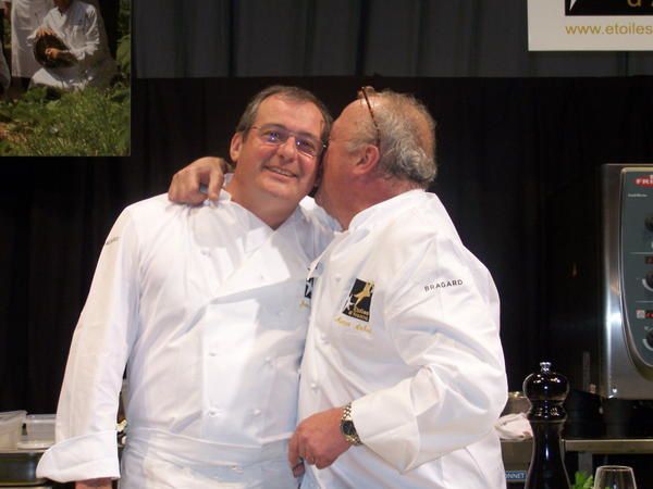 Foire de FREIBURG , prestation des chefs devant le public