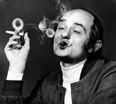 Envie d'évasion , restez à la maison en jouant la carte SIM  alias la  baronne de la tronche en biais ...