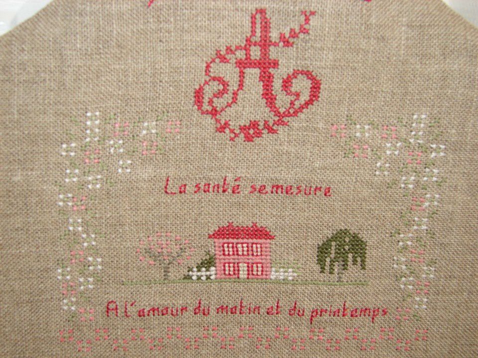 échange de petits coussins brodés lors de notre réunion de rentrée de septembre 2008
mais aussi, échange de cadeaux de février 2009
et de mars 2010
et de l'été 2010