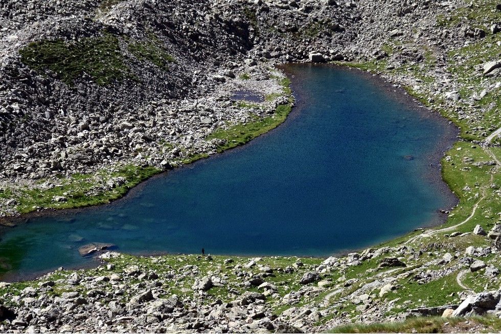 LA MADONE A OUVERT UNE FENETRE DANS LE CIEL (1)