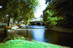 <p><strong>Un tour d'Irlande du sud vers le nord : cork ville rebelle, galway porte du connemara et Westport joli village dans le vent du nord. Fou rire, paysages d'un vert particulier, musique traditionnelle tous les soirs, gens tr&egrave;s accueillants, AJ dans un moulin, bi&egrave;re &agrave; volont&eacute; et minijupe garantis!</strong></p>