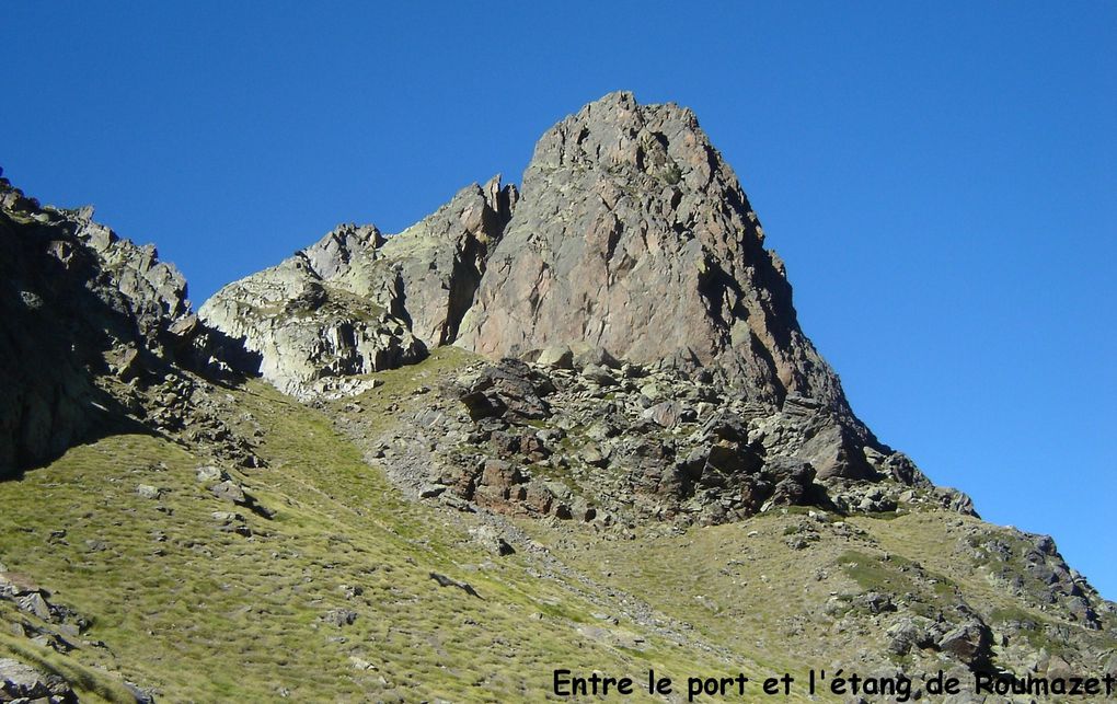 Le Montcalm et le Sullo, le pic de Sarrazi, le pic de la Soucarrane, l'étang de Peyregrand