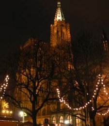 Marché de Noël au pied de la cathédrale