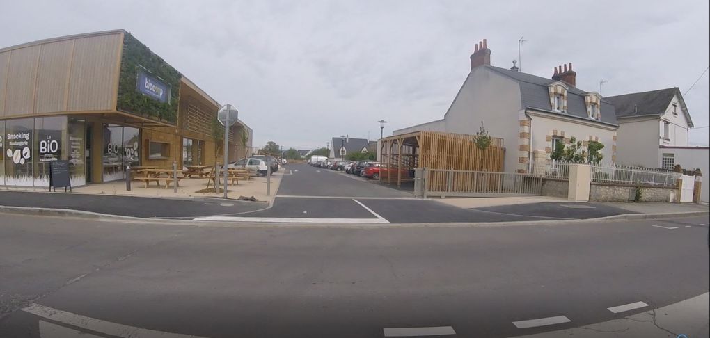 Le point de vue en arrivant sur le nouveau magasin "biocoop" de Blois, au 51 avenue de Chateaudun au nord de  Blois. 