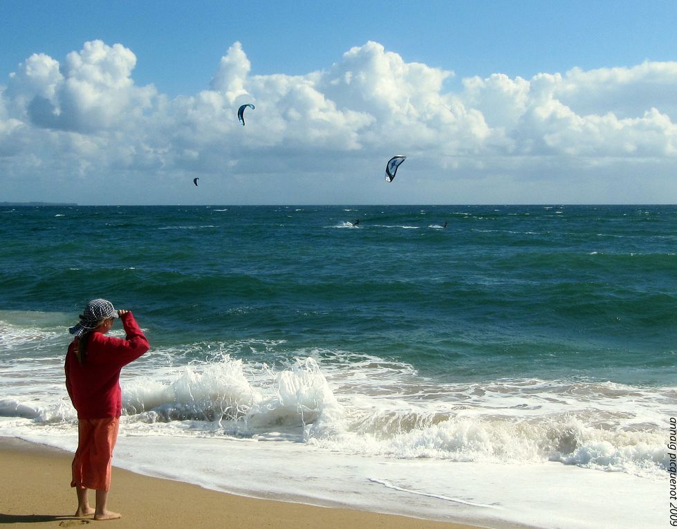 Voici un album sur des sports de glisse. J'ai toujours un problème technique qui m'empêche de mettre un titre aux photos. j'espère que la situation va redevenir normale bientôt. en attendant je vous souhaite une bonne visite à GUIDEL-PLAGE (56)