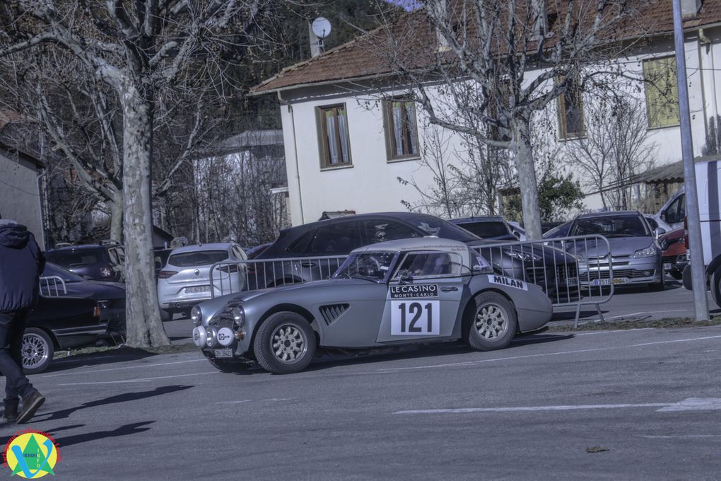 Rallye Monte-Carlo Historique : Saint-André-les-Alpes vibre au son des bolides d'antan.