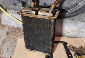 Extraction du radiateur de chauffage et nettoyage
