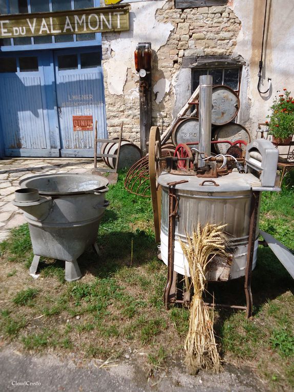 La Grande Lessive ou la "Buée"
Technique d'antan pour nettoyer le linge, du baquet à la rivière
Photos Claude Cristofol