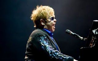 Elton John chante pour Israël !!!