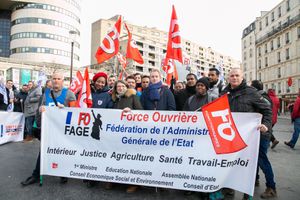 Outremer : manifestation à Paris pour le maintien des congés bonifiés des agents publics