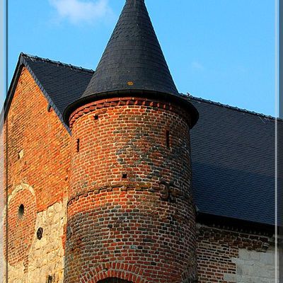 Diaporama église fortifiée de Morgny en Thiérache