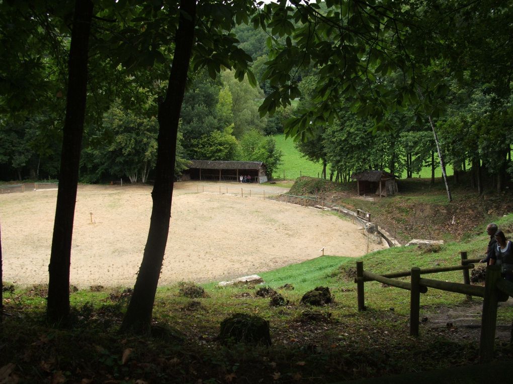 Amphithéâtre galloromain et dolmens