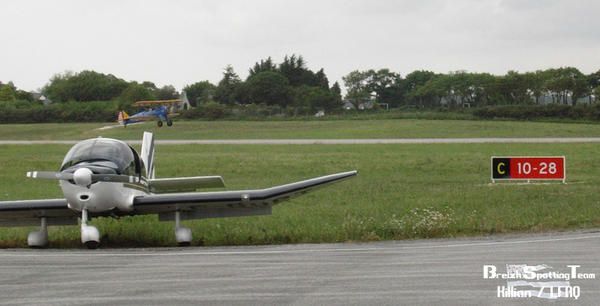 Ceci est l'album qui contient toutes les photos des journ&eacute;e spotting &agrave; l'a&eacute;roport de Quimper-Cornouaille. <br /> <br /> La pr&eacute;sentation est la suivante ; les l&eacute;gendes des photos en haut ( class&eacute;es par date ), chacune menant &agrave; la photo concern&eacute;e, et en bas, toutes les photos &quot;en vrac&quot;, que vous pouvez regarder de n'importe quelle journ&eacute;e !<br /> <br /> Bon visionnage :)<br /><br /><span style="font-weight: bold;"><span style