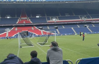 PSG - "Tous ensemble on chantera", le célèbre chant des supporters l