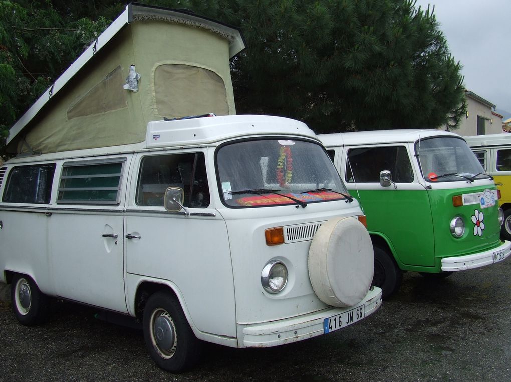 Voixi l'album de la 7ème édition du Classic VW Catalan. Elle se déroulait comme d'habitude à Argelès sur mer (66) et malgré la pluie ce fût une très bonne édition :) L'année prochaine j'y retourne :)