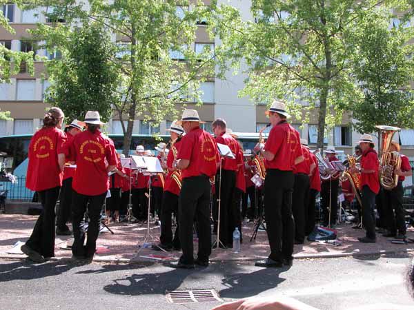 <P><STRONG><FONT color=#0080c0>&nbsp;&nbsp;&nbsp;&nbsp; Concours à Aurillac, 29 mai 2005&nbsp;&nbsp; -&nbsp;&nbsp; </FONT></STRONG><STRONG><FONT color=#0080c0>Photos : Jeanne Belot</FONT></STRONG></P>