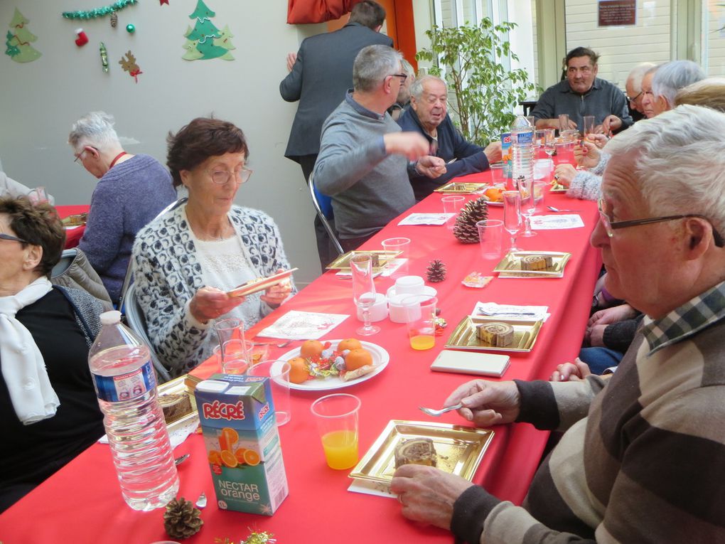 Goûter de Noel le 11 décembre (avec sélection de photos et diaporama complet)