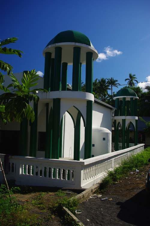 quelques une des 262 mosquées de Mayotte