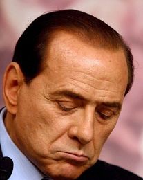 La déplorable chute de Berlusconi