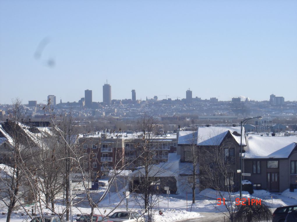 photos aléatoires de ma ville, avec des petites ou grosses bordées d'neige qui pour cette année à durer longtemps, la dernière grosse bordée du printemps ayant eu lieu à la toute fin du mois d'avril !!!