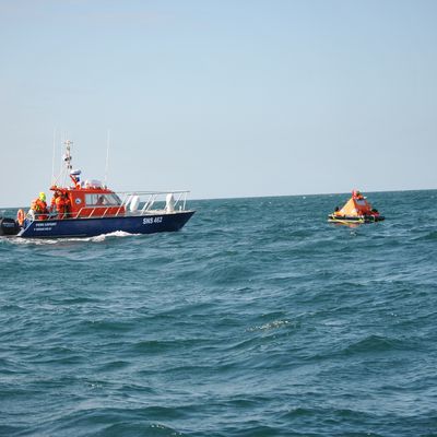 EXERCICE ORSEC 2 - FEU A BORD D'UN BATEAU DE PLAISANCE AUX ECREVIERES