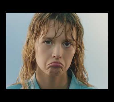 Angèle déclare la guerre à la pub ! ("Oui ou Non", 2019)